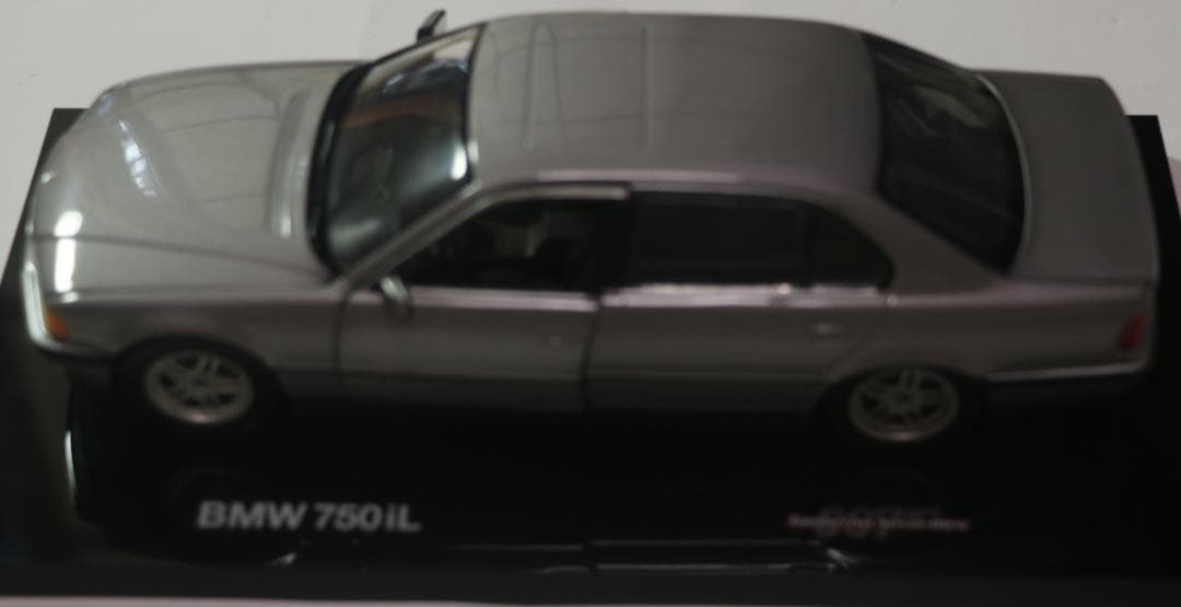 特注００７　ＢＭＷ７５０IL　 1/24 　限定品　中古品