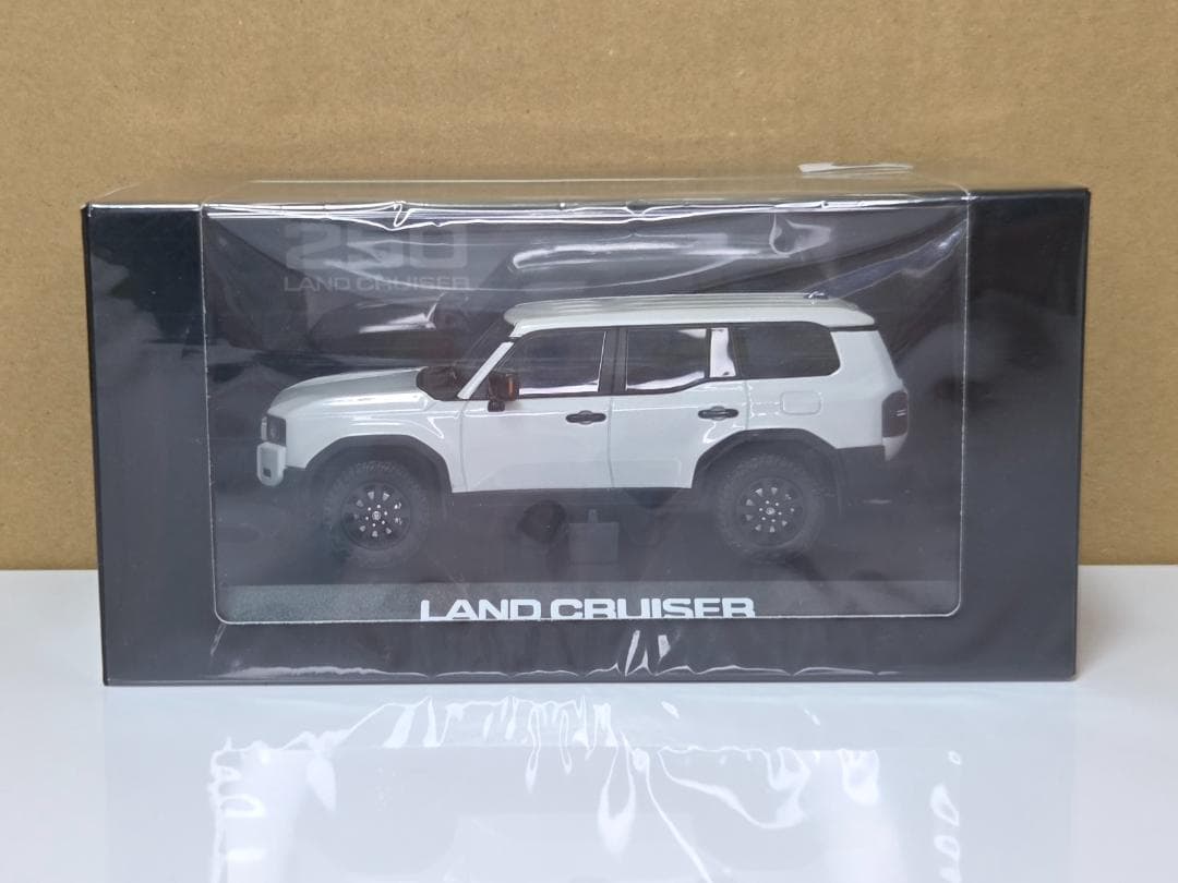 京商 1/43 ランドクルーザー250 03927PW ミニカー特販LHD仕様