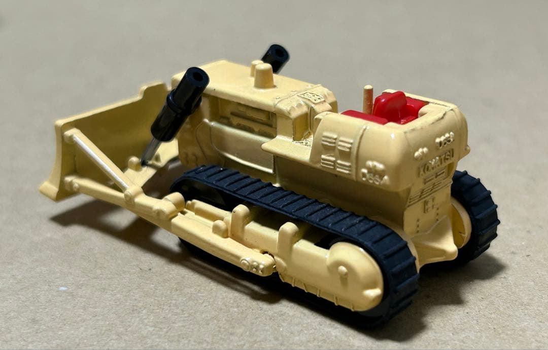 トミカ コマツ ブルドーザー D65A スーパーギフト 小松