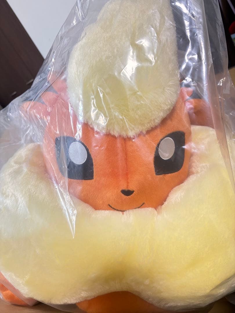 ポケモンセンターオリジナル　新品　ぬいぐるみ 等身大ブースター 寝そべり