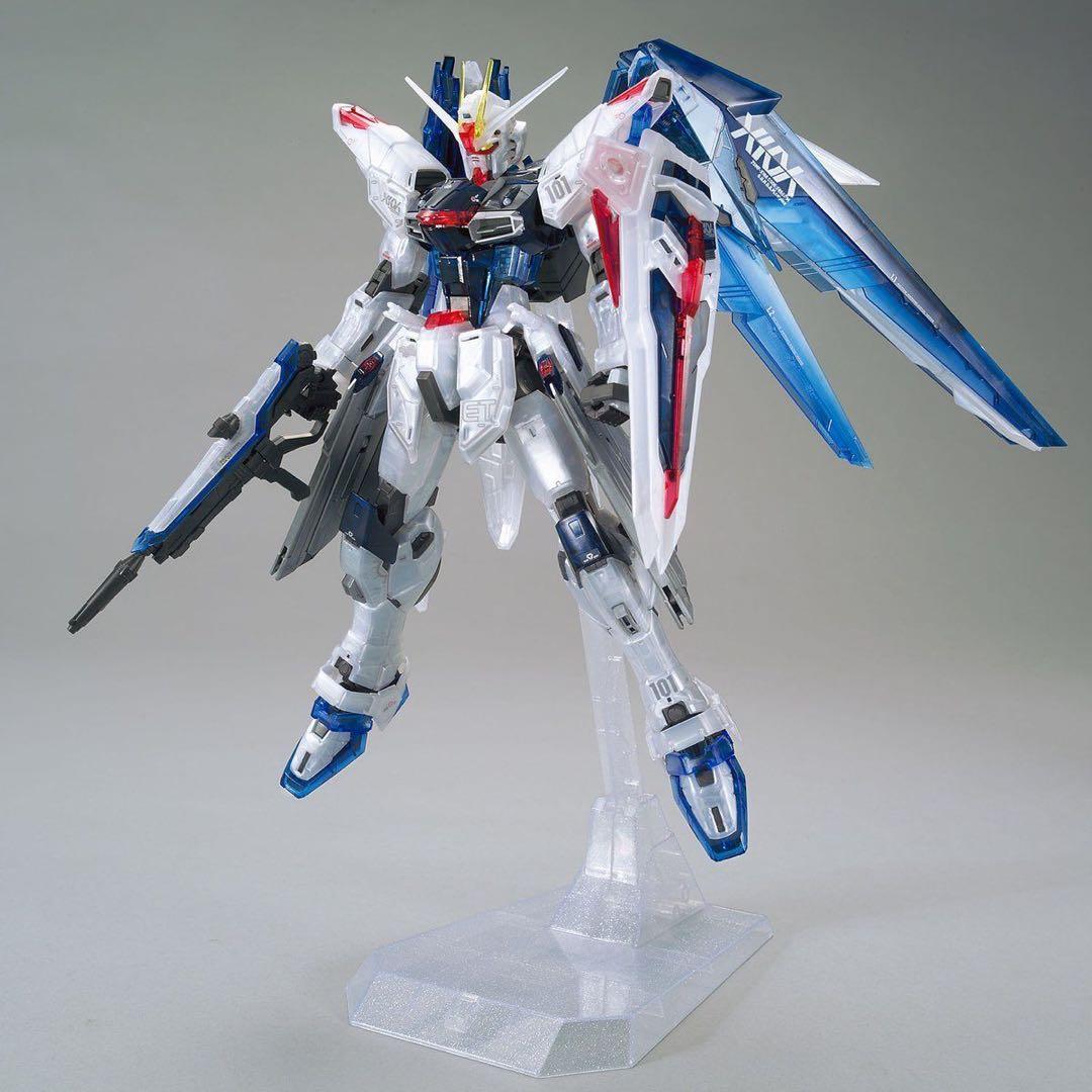 ガンダムベース限定 MGフリーダムガンダムVer.2(クリアカラー)未組立て新品