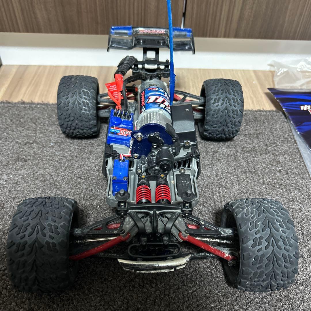 トラクサス　e-revo 1/16 送受信機なし　ほぼノーマル　シャフト交換