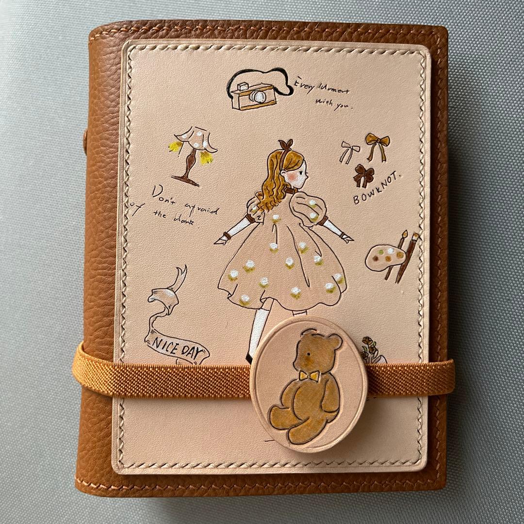 彫刻 本革ノート　ハンドメイド　女の子