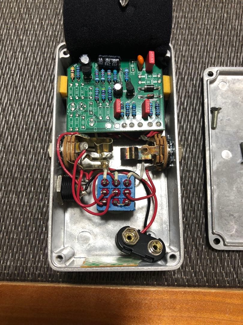 ギター Bearfoot Arctic White Fuzz