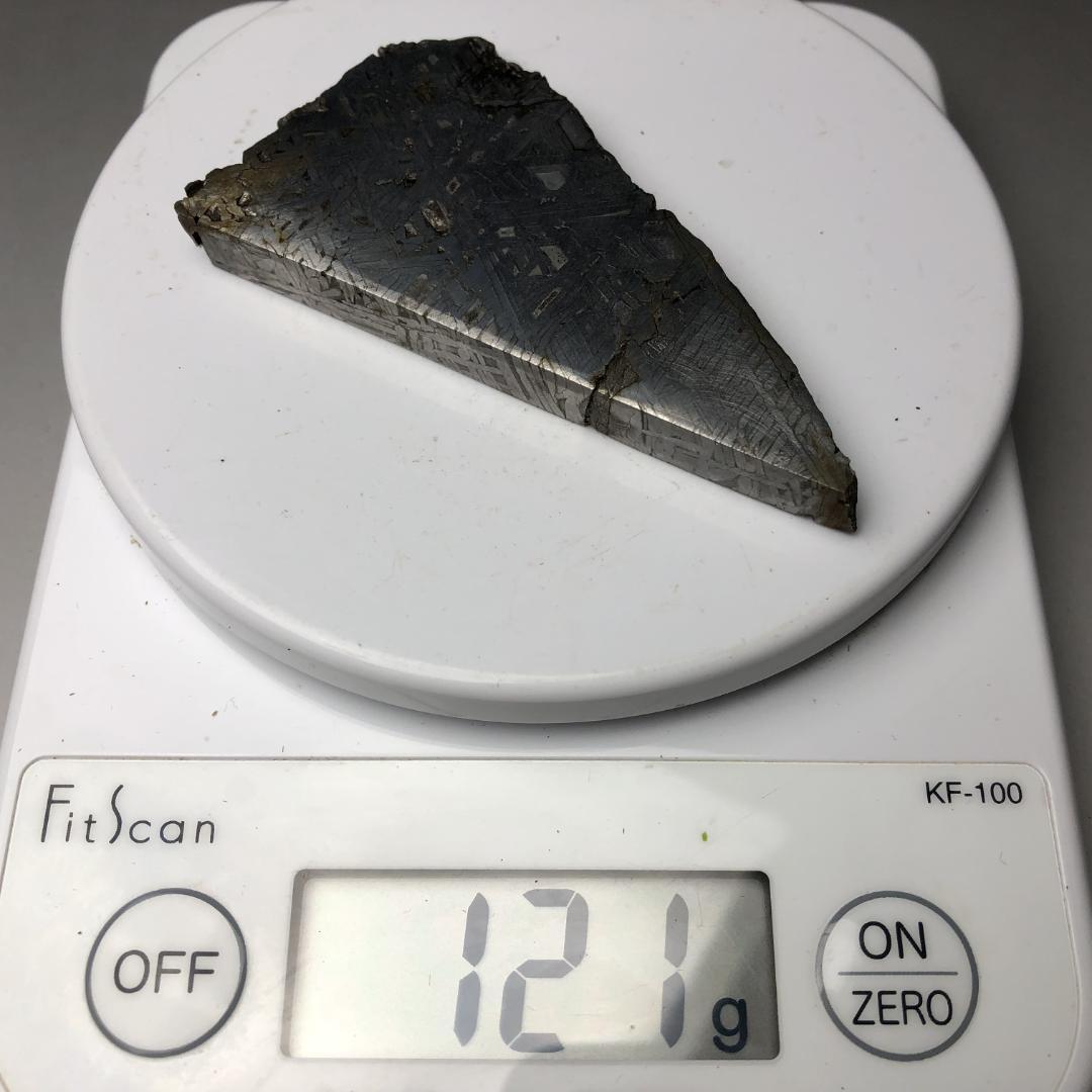 マ*ル様 アルタイ隕石 鉄隕石　原石　重さ約121ｇ 立て付き
