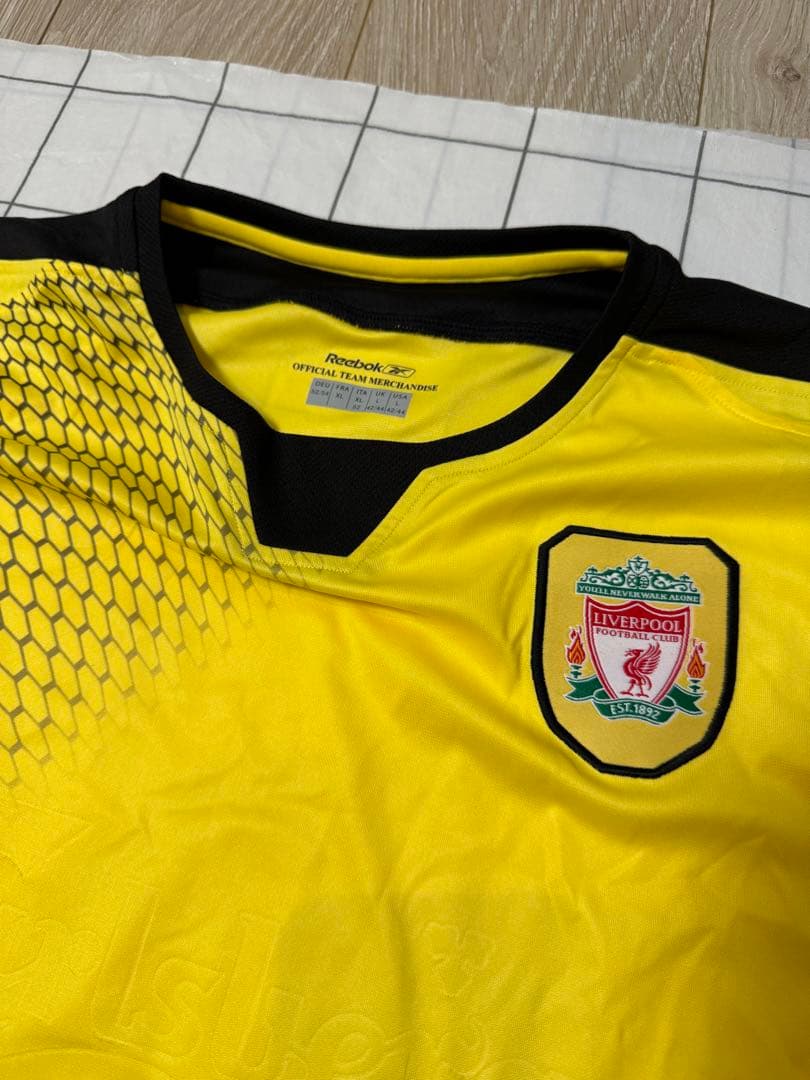 超美品　リバプール　サッカー　ユニフォーム　半袖　新品未使用　デッドストック