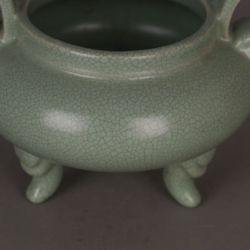 宋汝窯 青釉双耳竜頭三足香炉  景徳鎮 陶磁器 装飾品 現代工芸品 美術品 置物