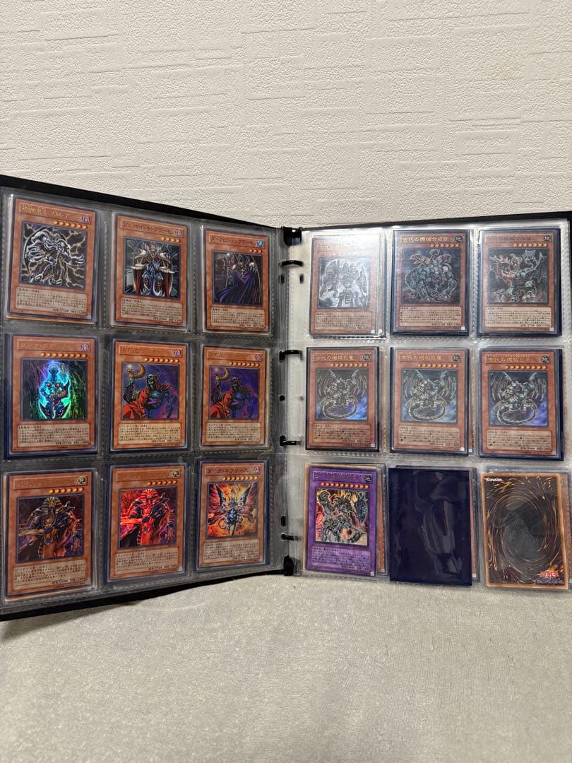 【匿名配送】遊戯王　まとめ売り　引退　ファイル　昔のカード　レトロ