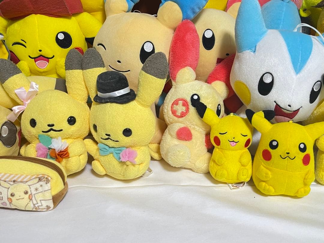 ピカチュウぬいぐるみ３０体以上まとめ売り