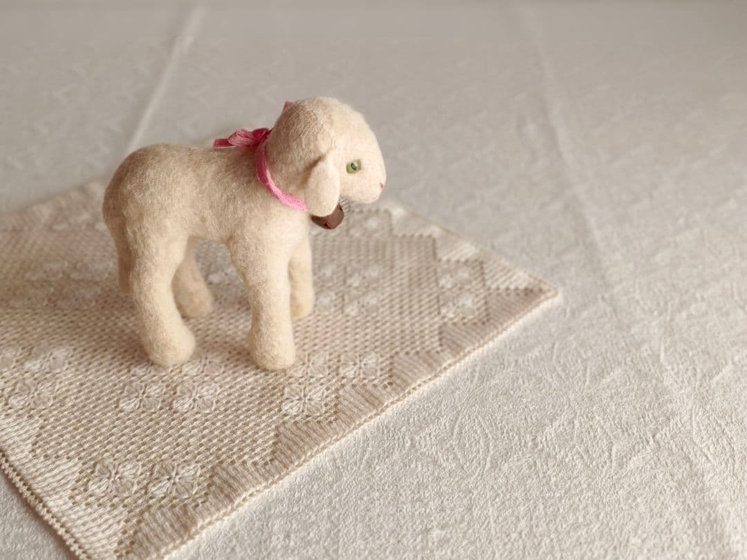 * vintage animal ❀ グリーンの瞳の 羊ちゃん