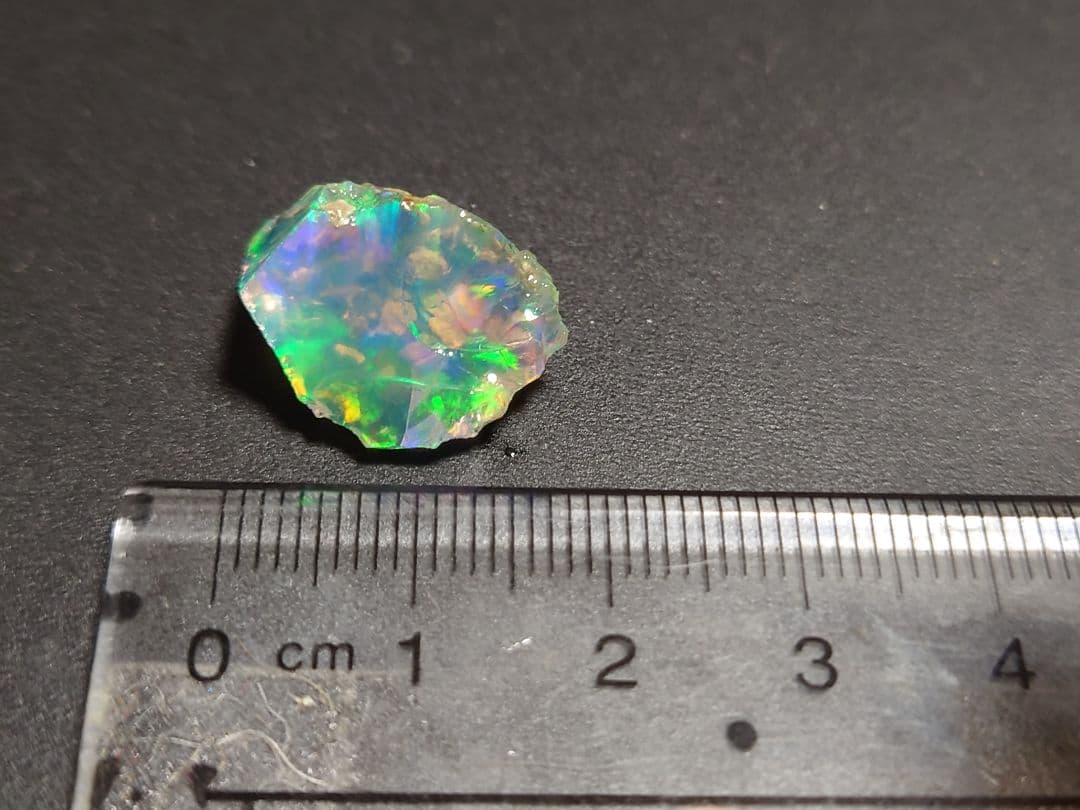 エチオピアウェロ産　チョーク　オパール 原石 鉱物標本 虹色