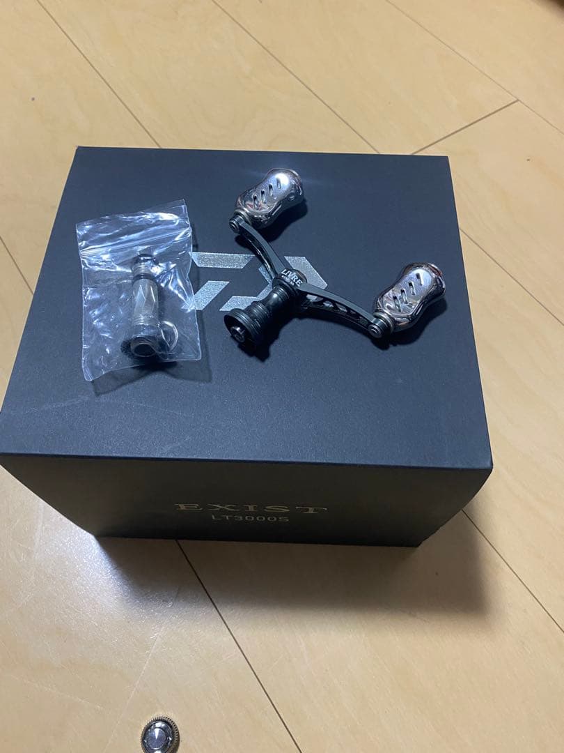 22イグジスト　LT3000S LIVREハンドル　スタンド付き