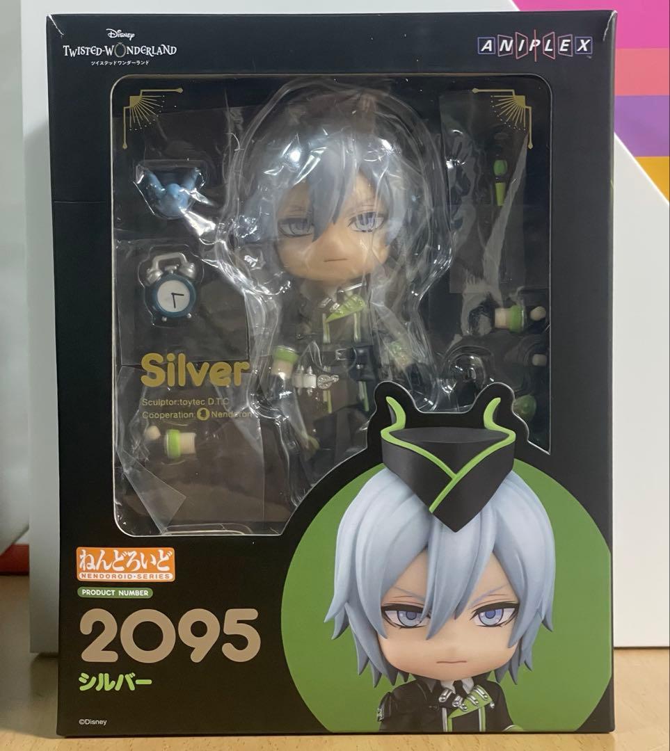 ツイステ　ねんどろいど　セベク シルバーフィギュア　特典缶バッジ付き
