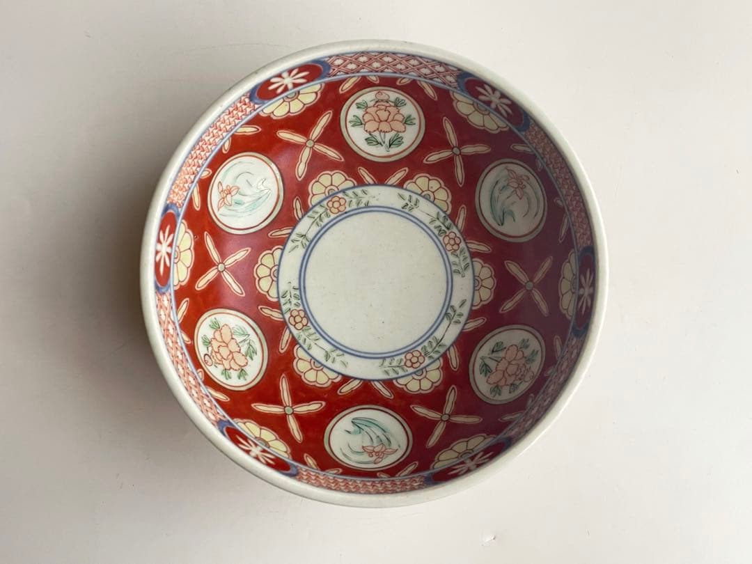 骨董　アンティーク　古伊万里　型物古伊万里　赤絵　色絵　窓絵　花文様　鉢　菓子鉢