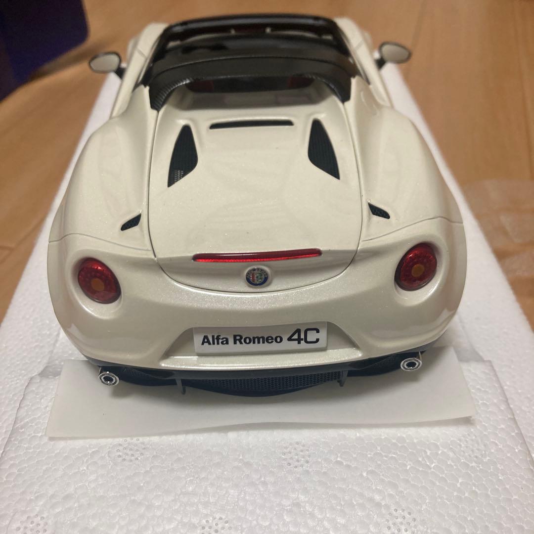 Alfa Romeo 4C ミニカー 1/18 オートアート