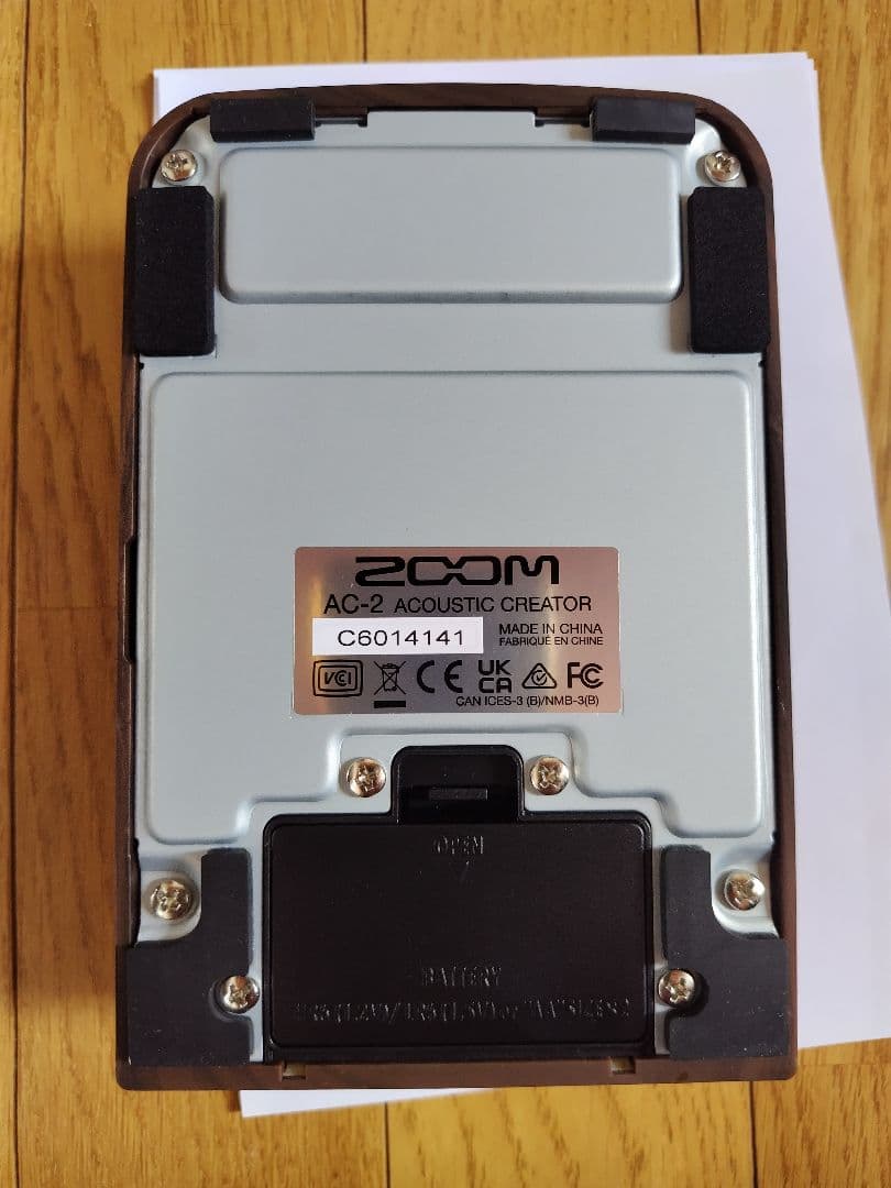ほぼ未使用品 ZOOM AC-2 アコースティックギター用 プリアンプ