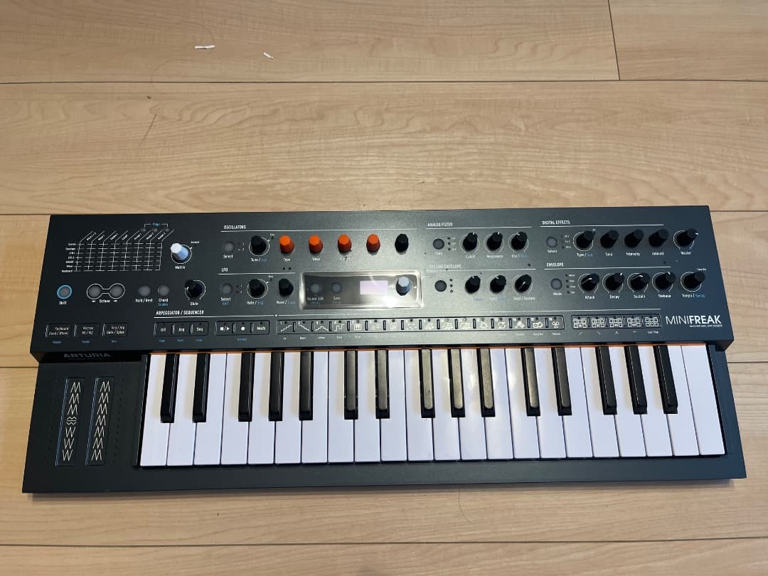 Arturia MiniFreak シンセサイザー