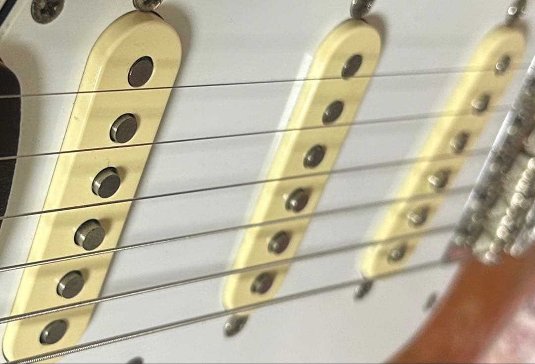 Fender by Squier JVシリアル 1982年製　ストラキャスター