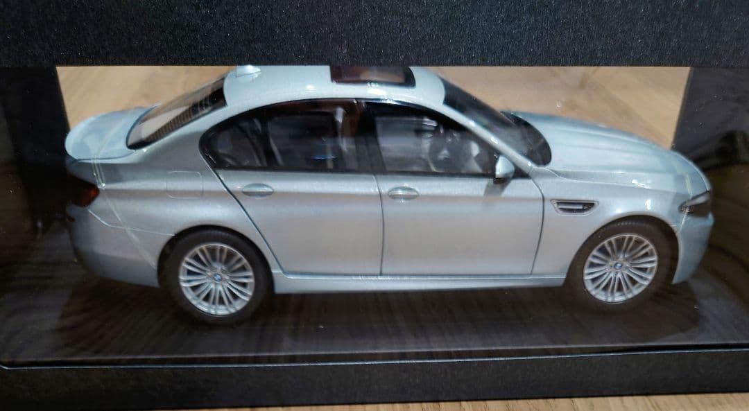 【新品】 M5 1/18スケールモデル【未開封】