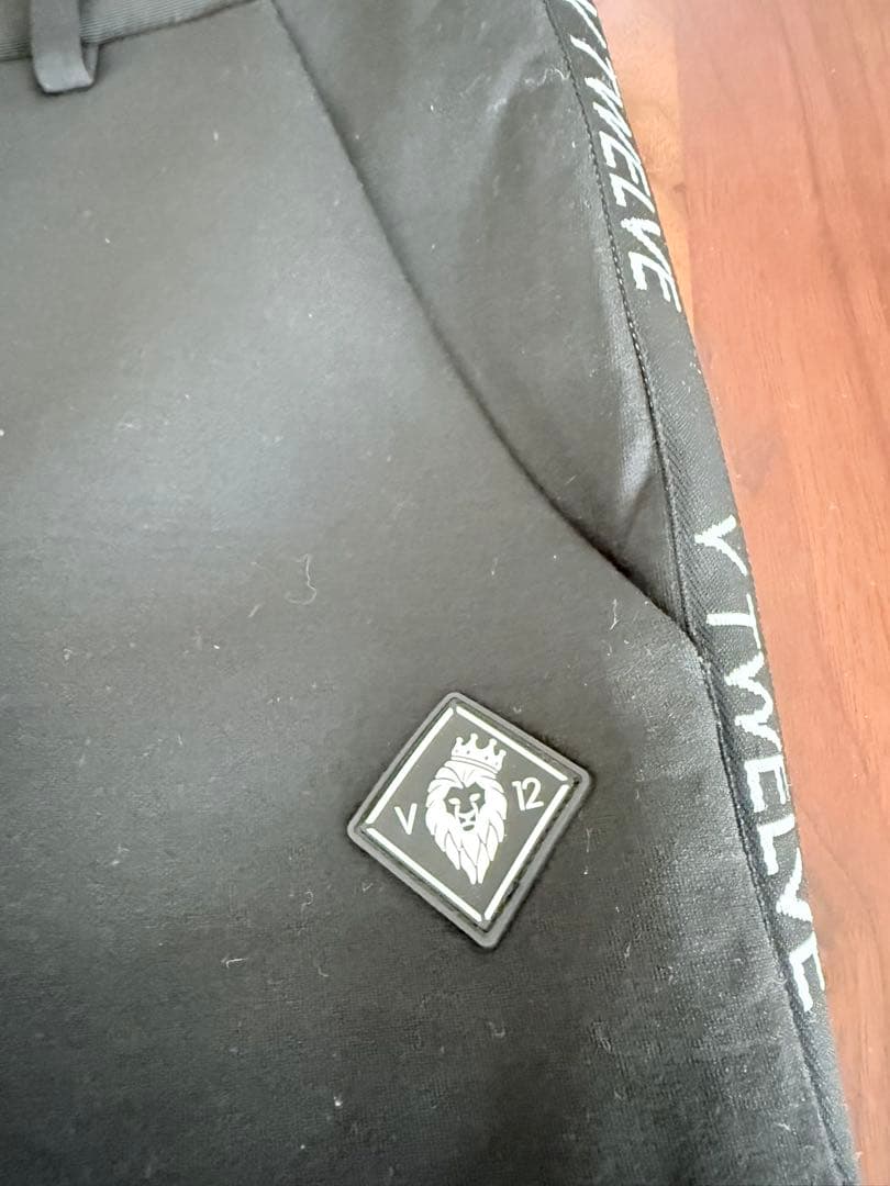 V12 ストレッチブラックパンツ
