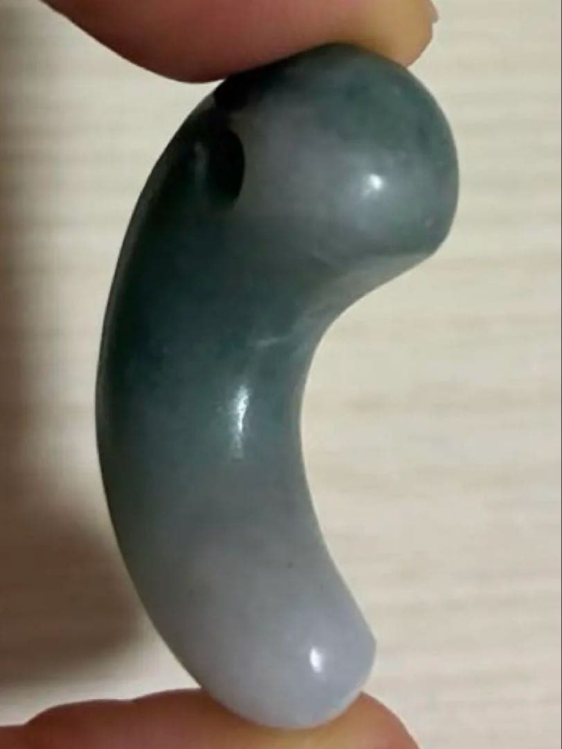 勾玉　翡翠　縄文弥生期　出土品　ヒスイ　宝石