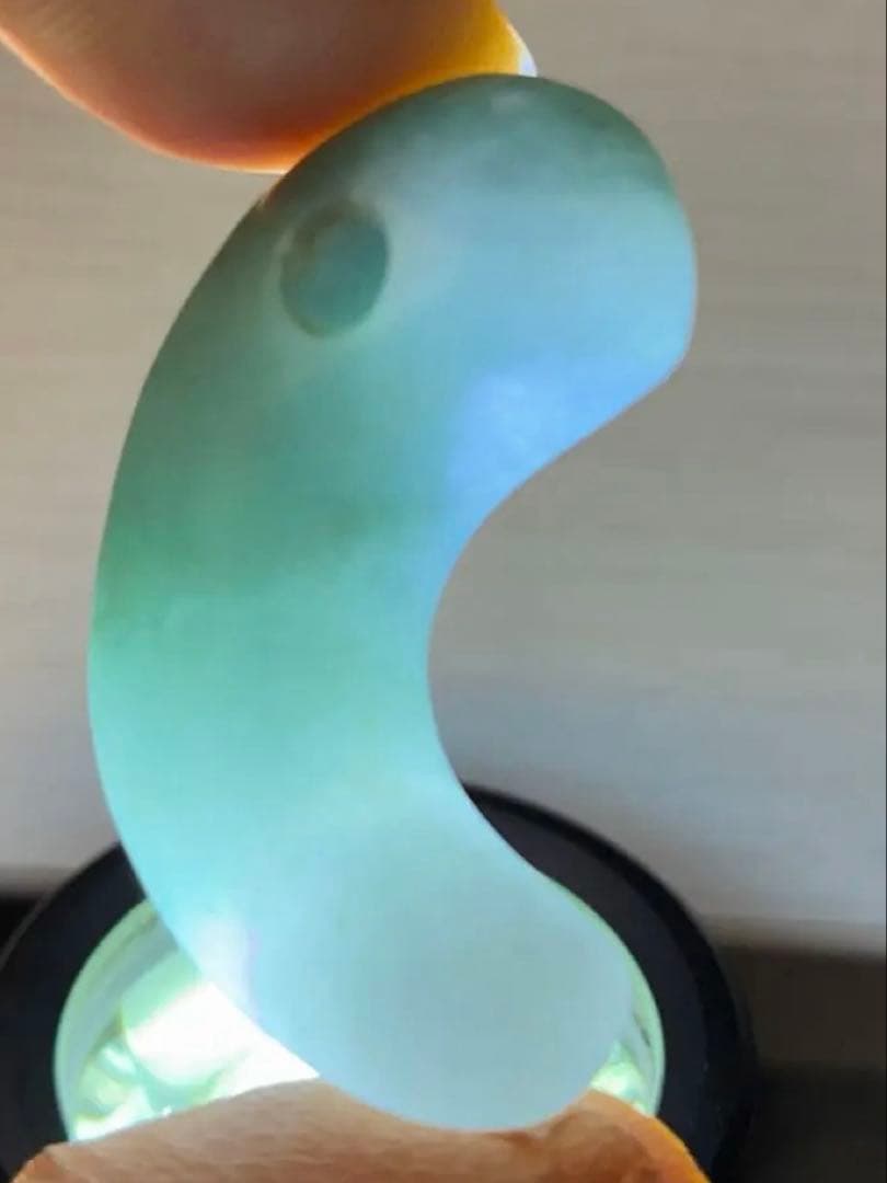 勾玉　翡翠　縄文弥生期　出土品　ヒスイ　宝石