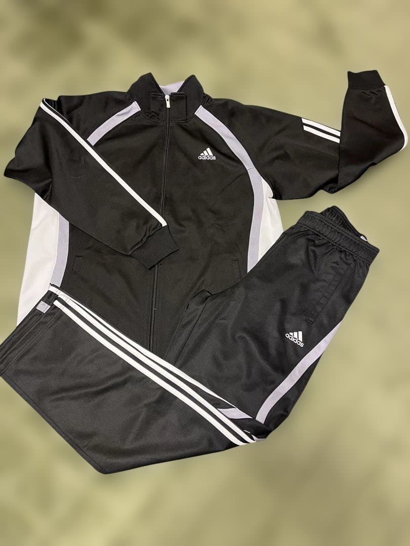 adidas ジャージ上（O）下（Ｌ）サイズ違いセット ブラック/ホワイト