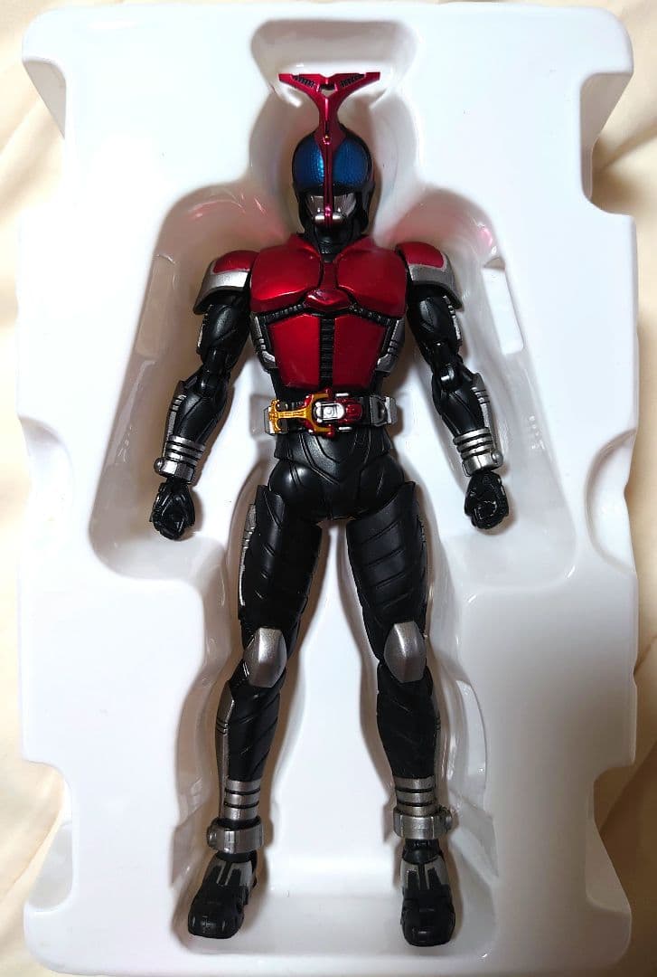 d*9様 S.H.Figuarts 真骨彫 仮面ライダーカブト&仮面ライダーガタ