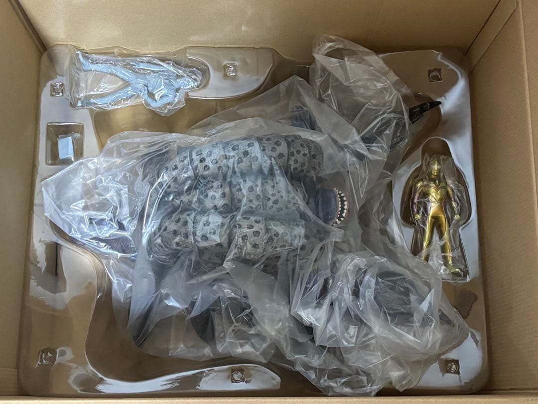 ガシャポン ウルトラヒーロー500&ウルトラ怪獣DX 光と闇の最終決戦セット