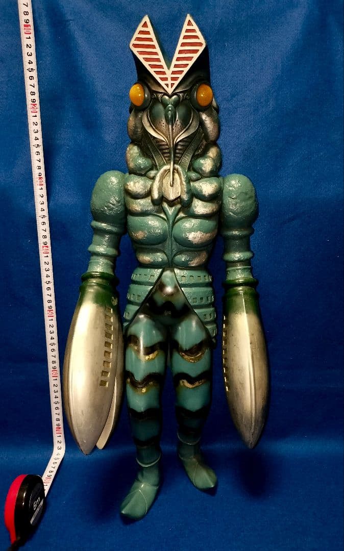 大迫力！販促用バルタン星人デカいフィギュア　大きい　ウルトラマン　宇宙人　怪獣
