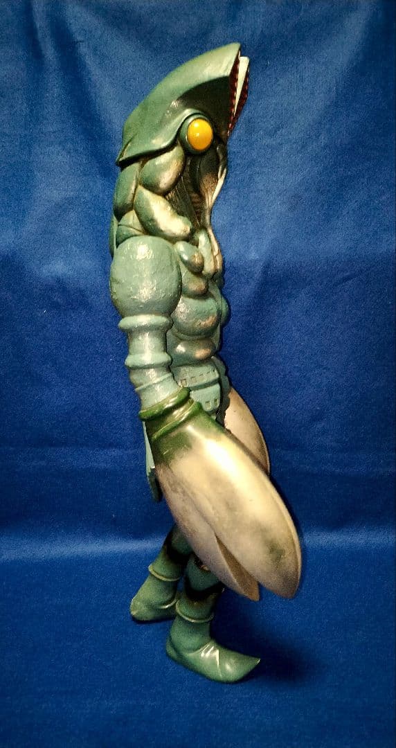 大迫力！販促用バルタン星人デカいフィギュア　大きい　ウルトラマン　宇宙人　怪獣