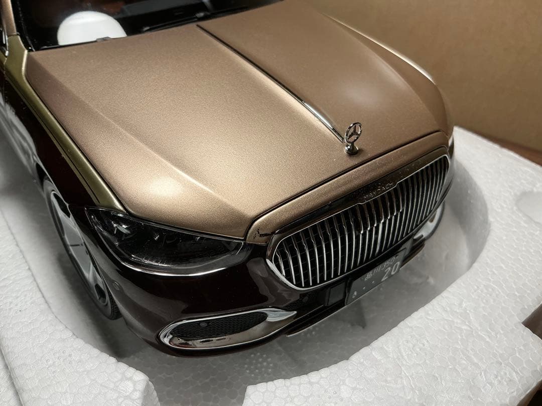 超希少！Almost Real 1/18 マイバッハS680赤金 世界限定300