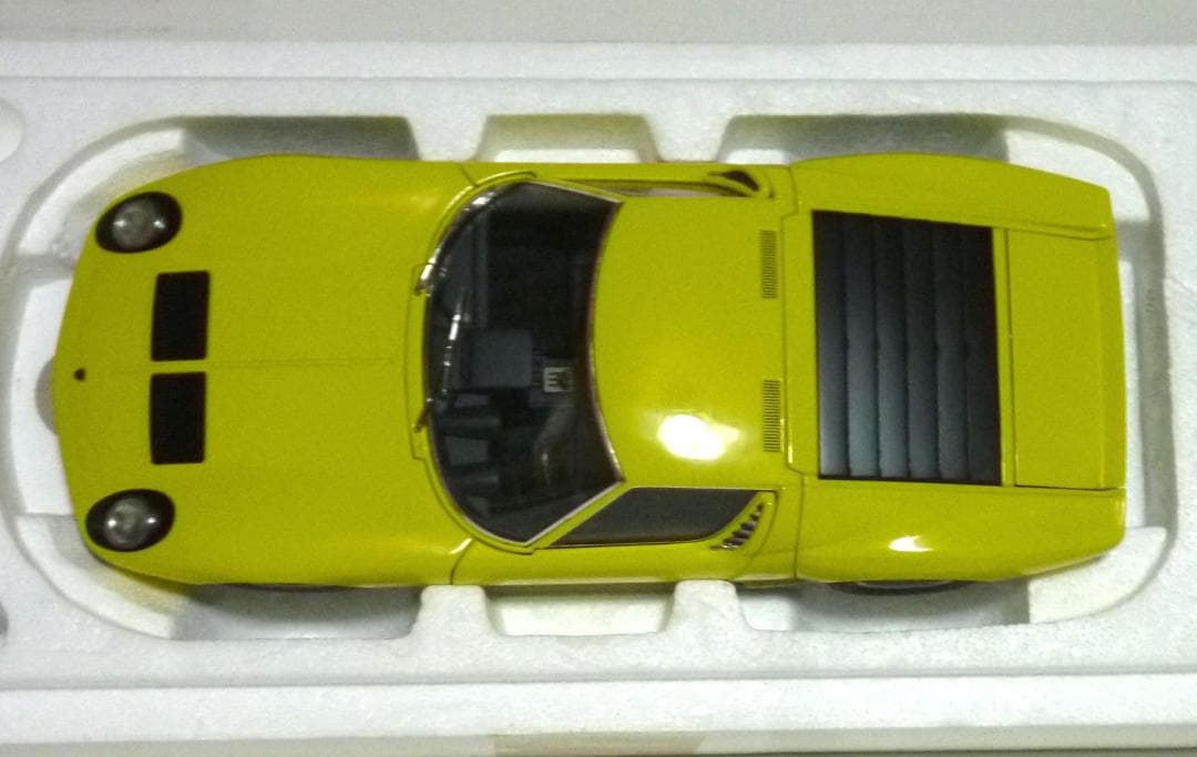 オートアート 1/18 ランボルギーニ ミウラ SV イエロー