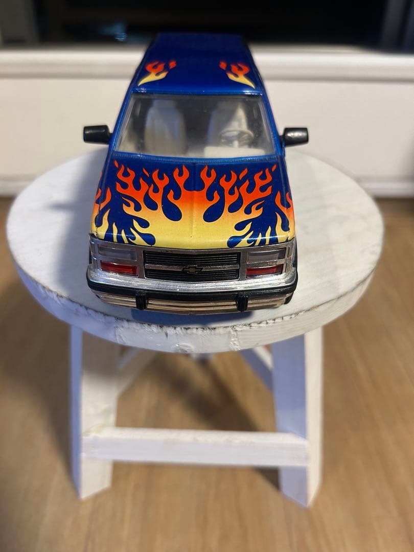 シボレー　サバーバン　ミニカー　アメリカ　ファイヤーパターン