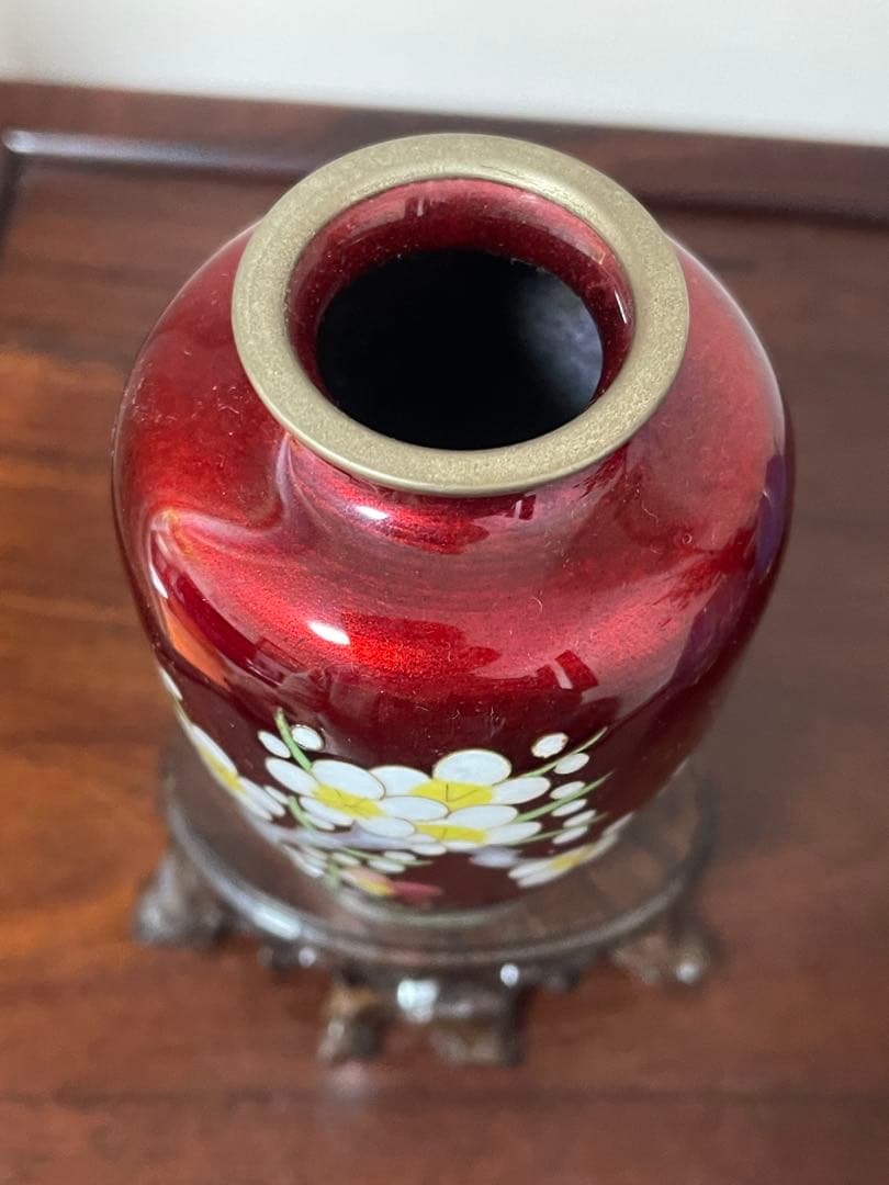 中国美術 梅蝶柄 七宝 花瓶 一对。七宝焼 壶1個台付き。一輪挿し一個おまけ付き