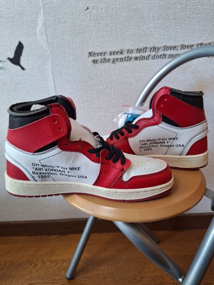 Off-White × Nike Air Jordan 1 chica