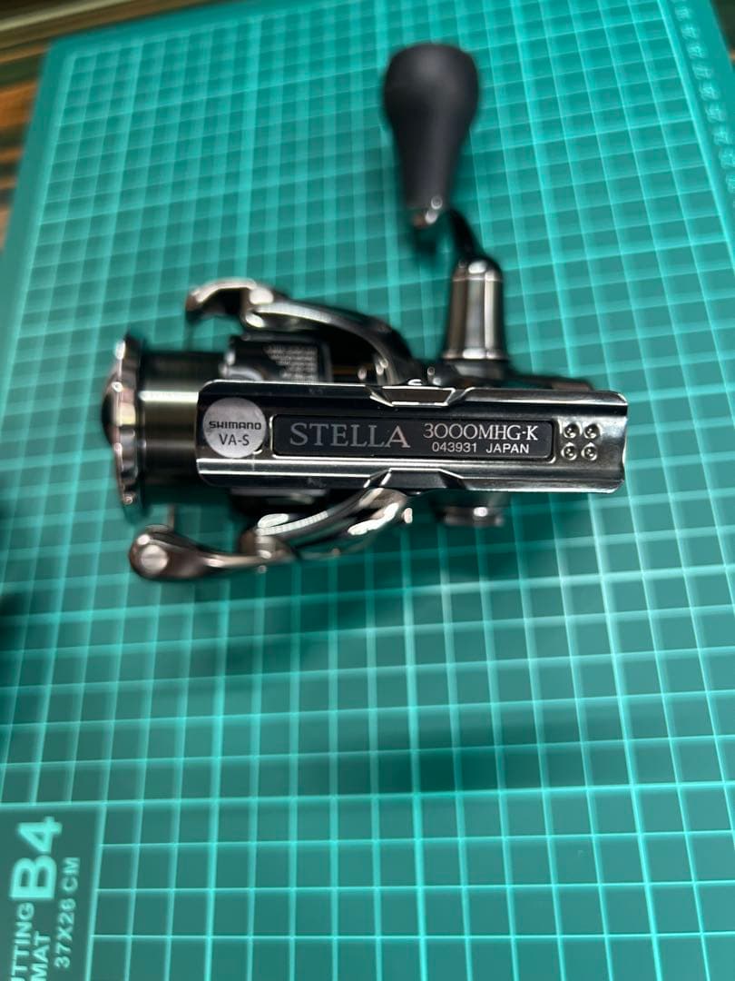 22ステラ 3000MHG スピニングリール ゴメクサスハンドルノブ