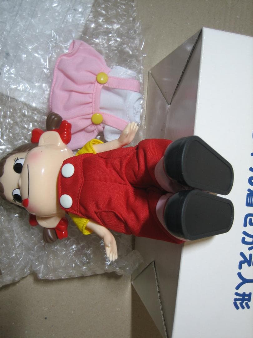 不二家／公式／ペコちゃん／着せ替え人形／新品未使用／着替え完備
