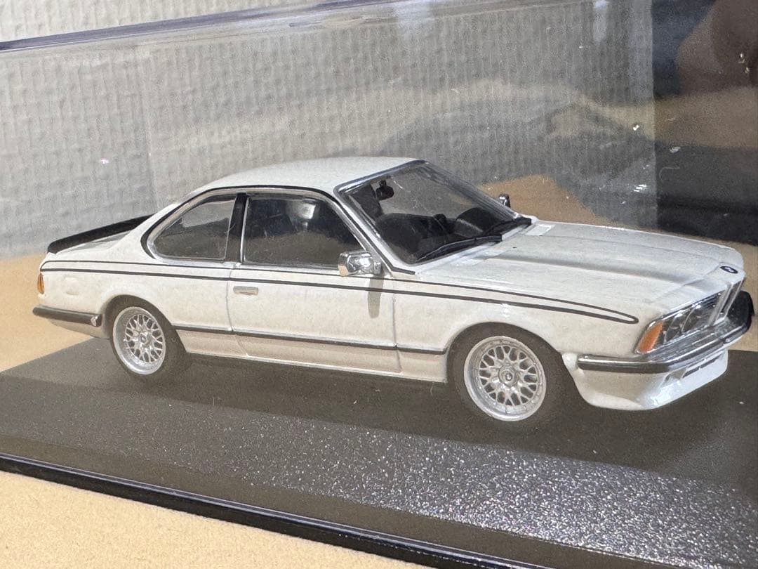  635CSi 1982-87 アルピインホワイト 限定版