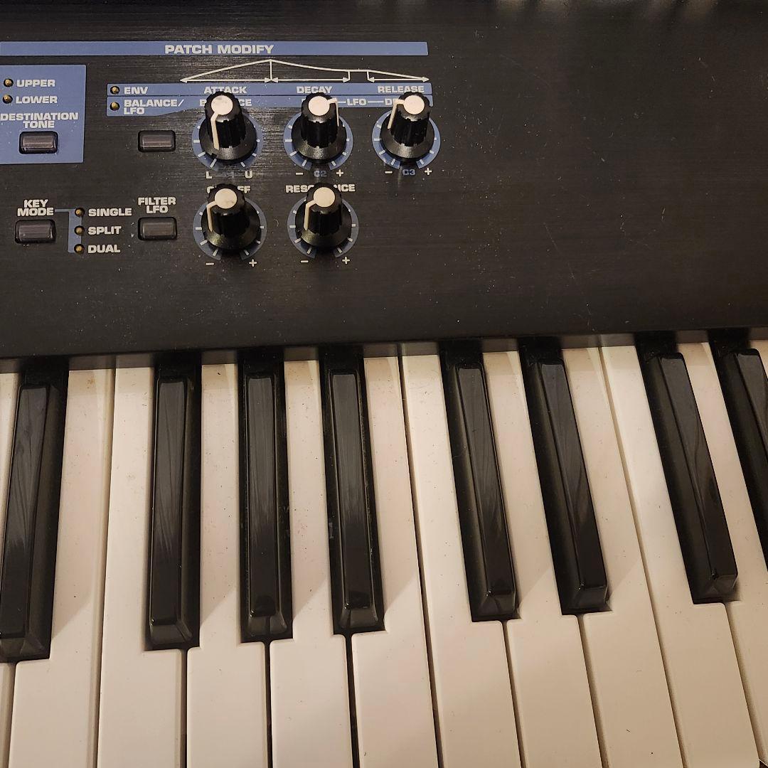 鍵盤楽器 Roland JUNO-D