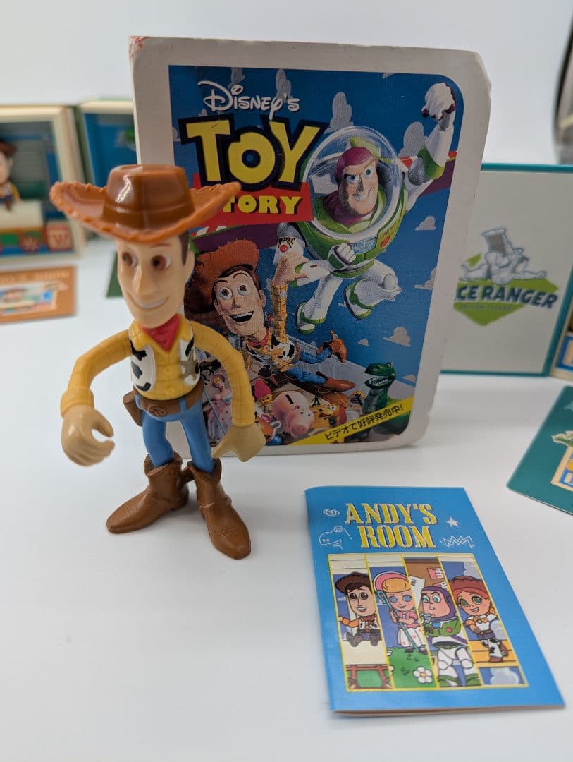 トイストーリー トレンドングフィギュア　ピクサー　POP MART Disney