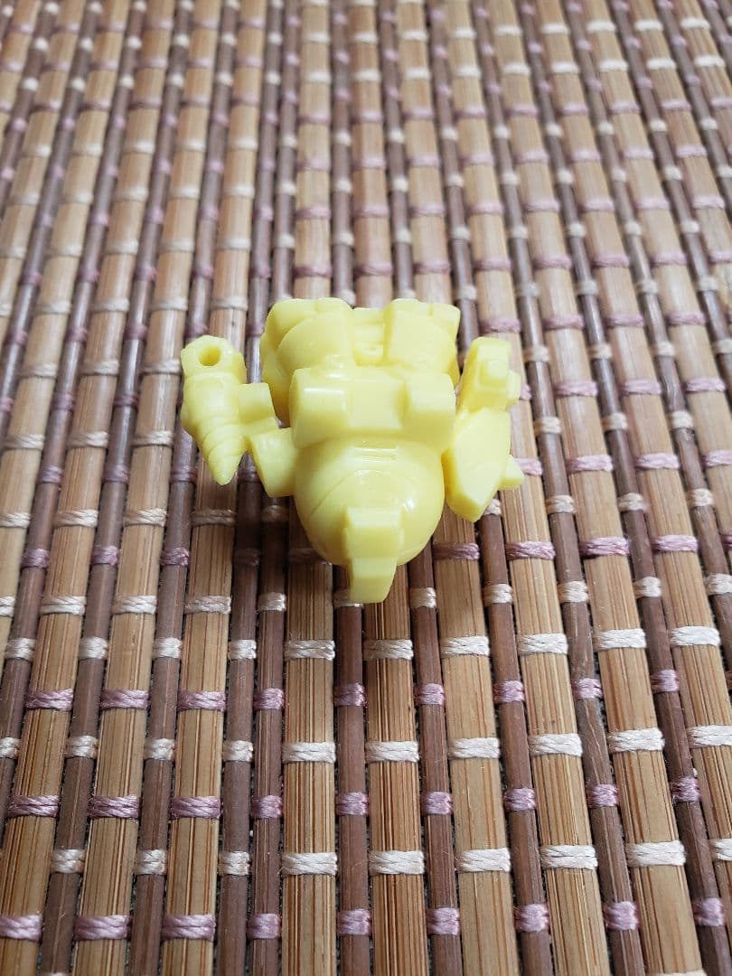 SDレイズナー消しゴムマーク2ガシュラン　黄色　ガン消し　キャラクター
