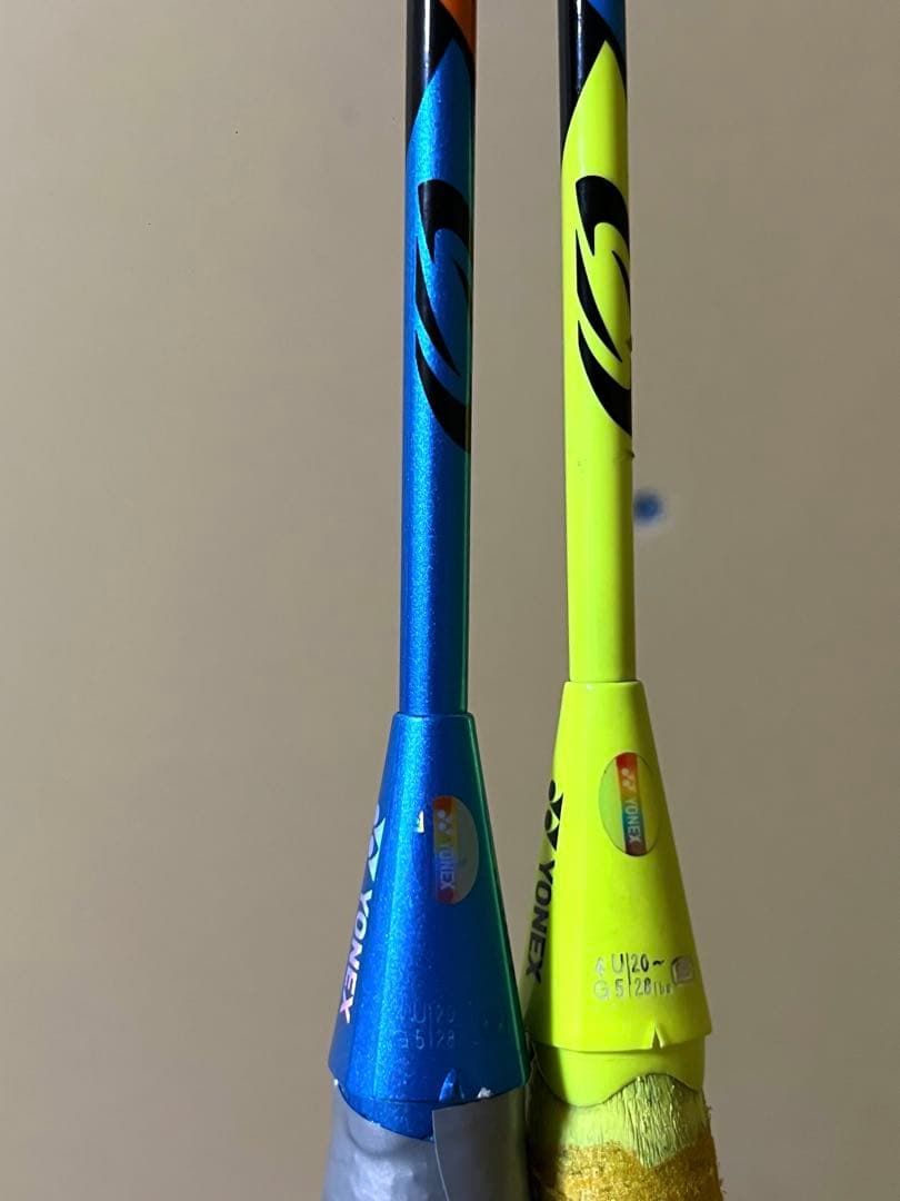 【廃盤品】YONEXアストロクス77バドミントンラケット2本