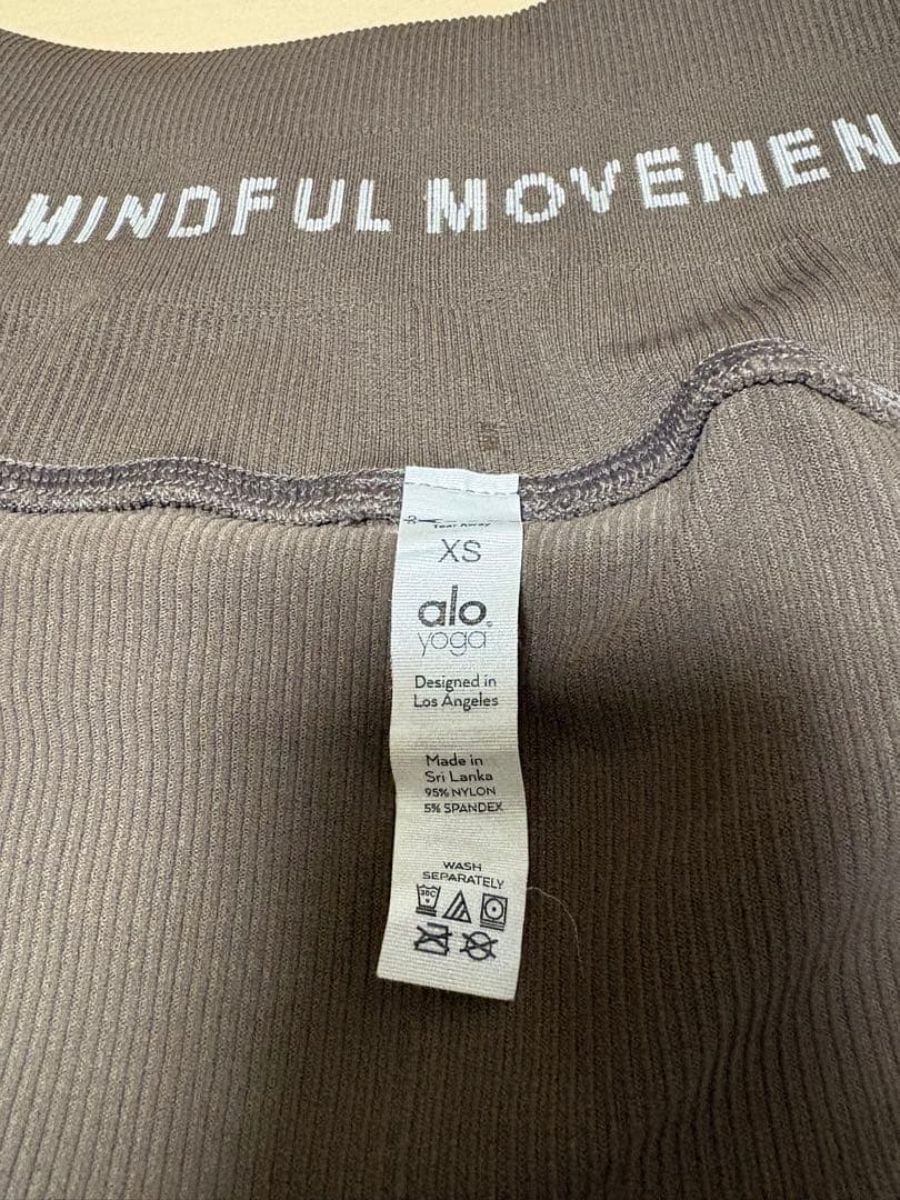 毛玉等なし！alo yoga ハイウェストリブレギンス XS