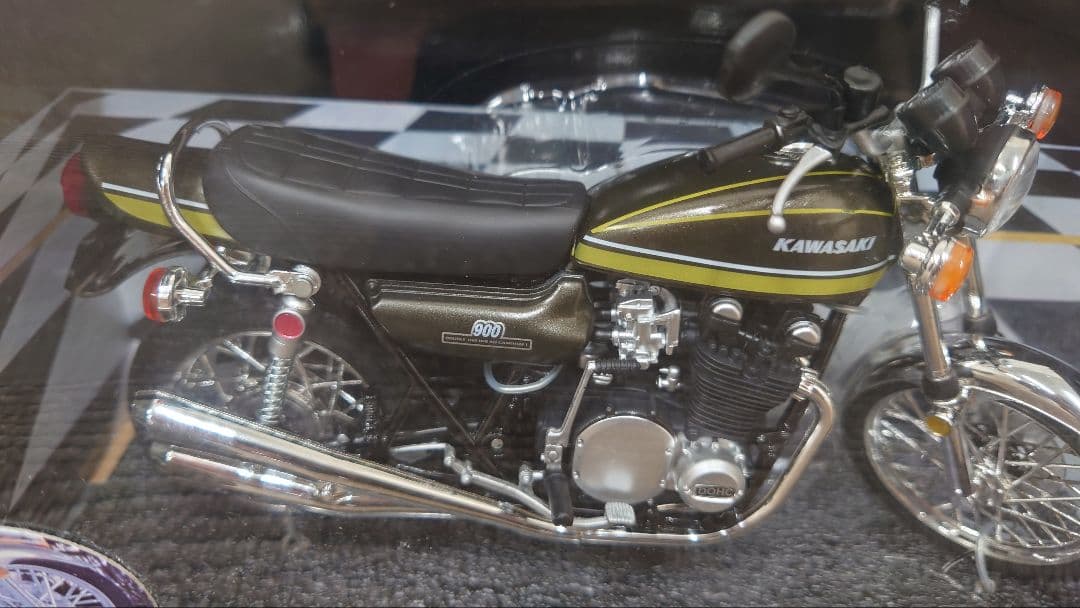 アオシマ Kawasaki 900 Super4 (Z1)