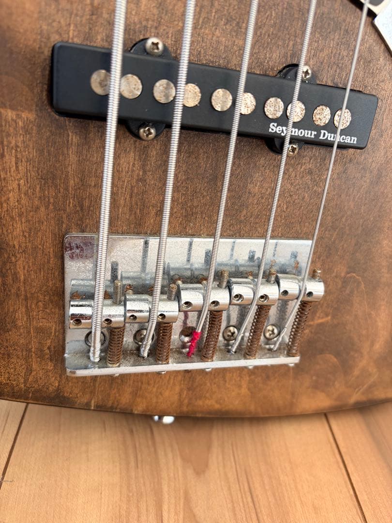 Squier Affinity Jazz Bass V カスタム品 ダンカン搭載