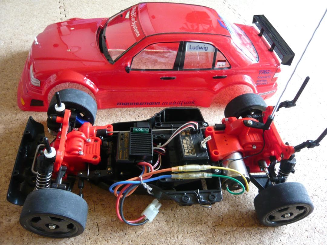 タミヤ 1/10電動RC ４ＷＤメルセデスＣクラスＤＴＭ－Ｄ２ AMG 完動品