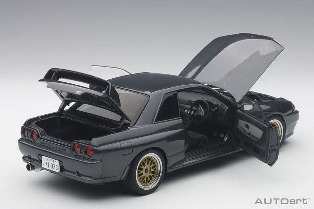 オートアート　日産スカイライン 湾岸ミッドナイト　GT-R R32 Reina