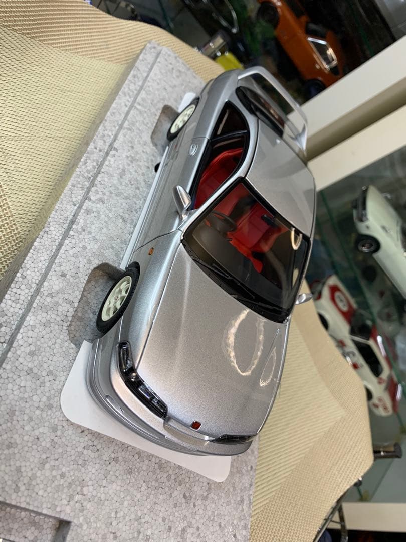 MOTORHELIX 1/18 ホンダインテグラtypeR