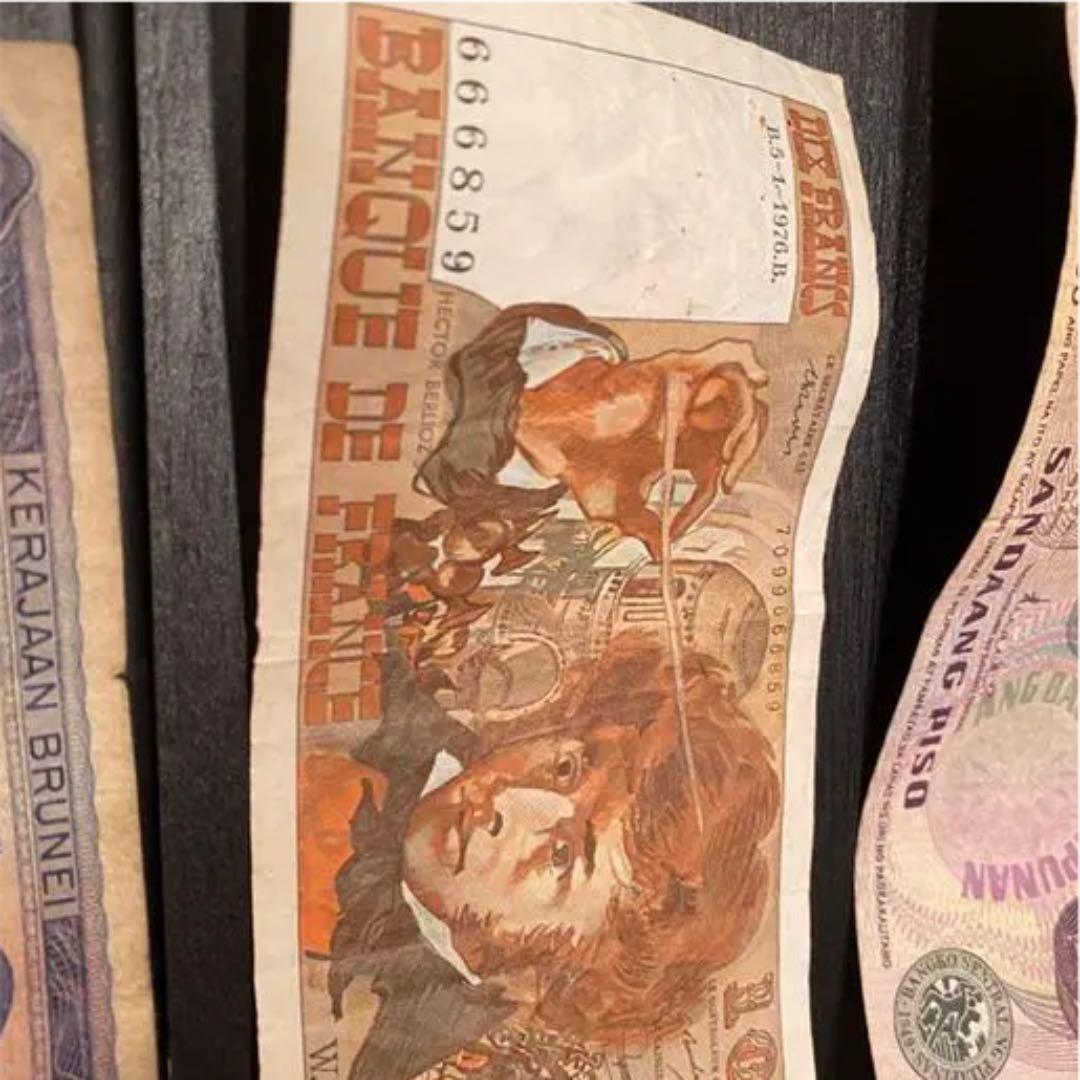 貴重な外国紙幣と硬貨のセット✨ビートルズ記念付き❤️